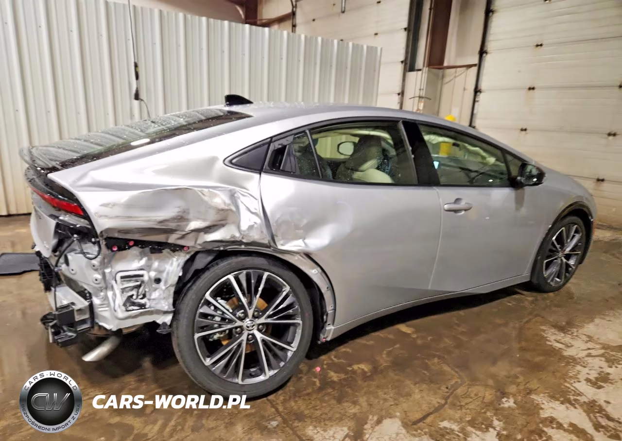 2026 Toyota Prius Xle VIN:JTDACAAU4T3082319 - 3