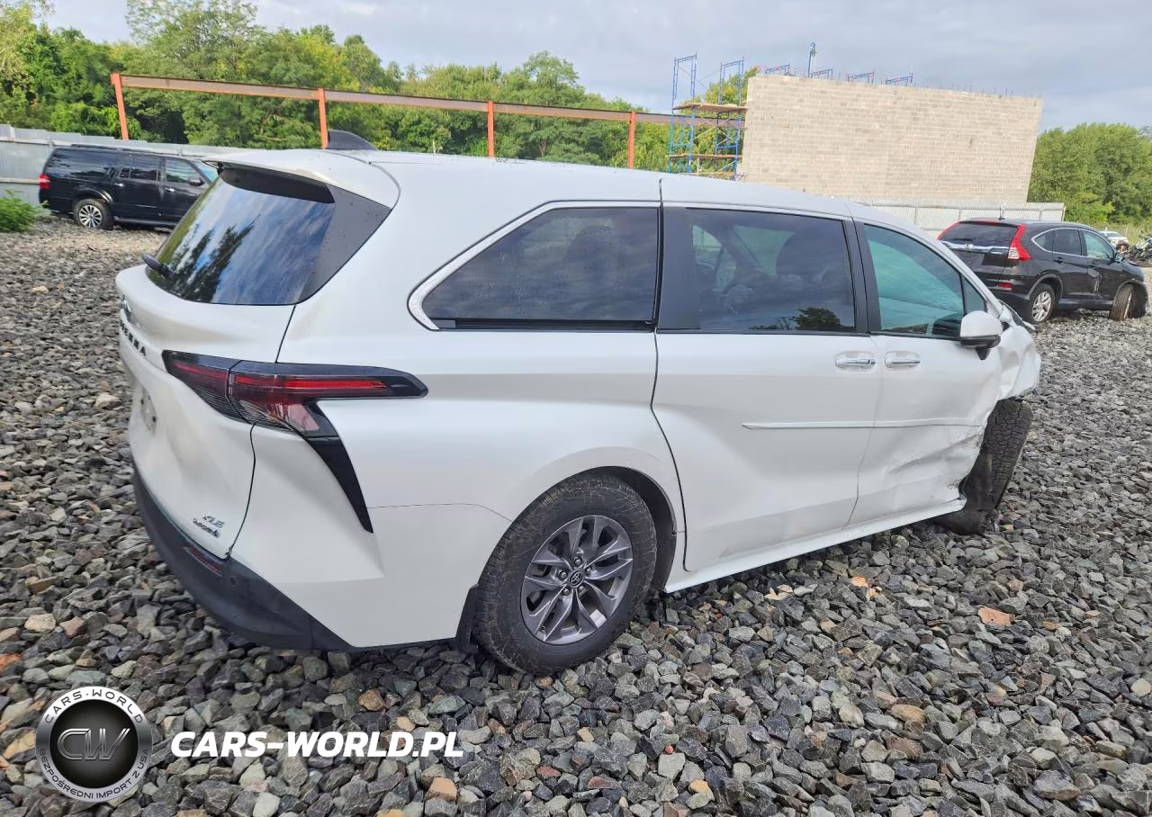 2024 Toyota Sienna Xle 7-Passenger VIN:5TDYSKFC4RS135101 - 3