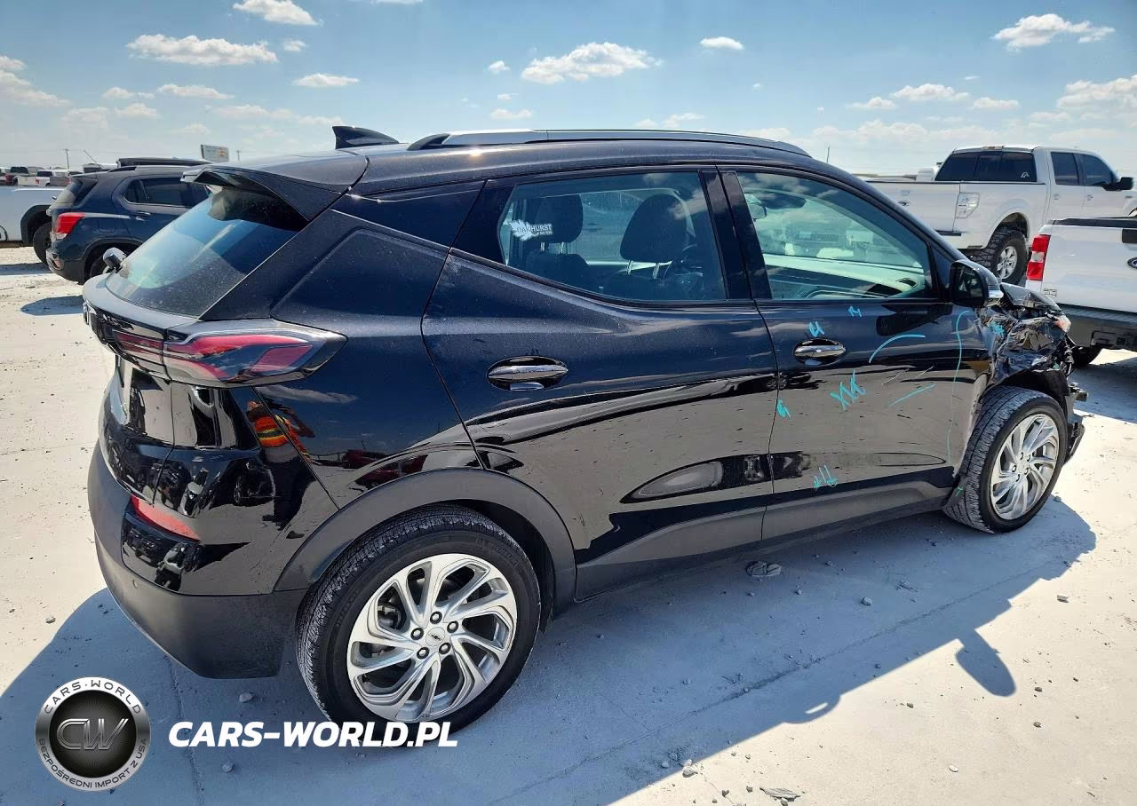 2023 Chevrolet Bolt VIN:1G1FY6S05P4128796 - 3