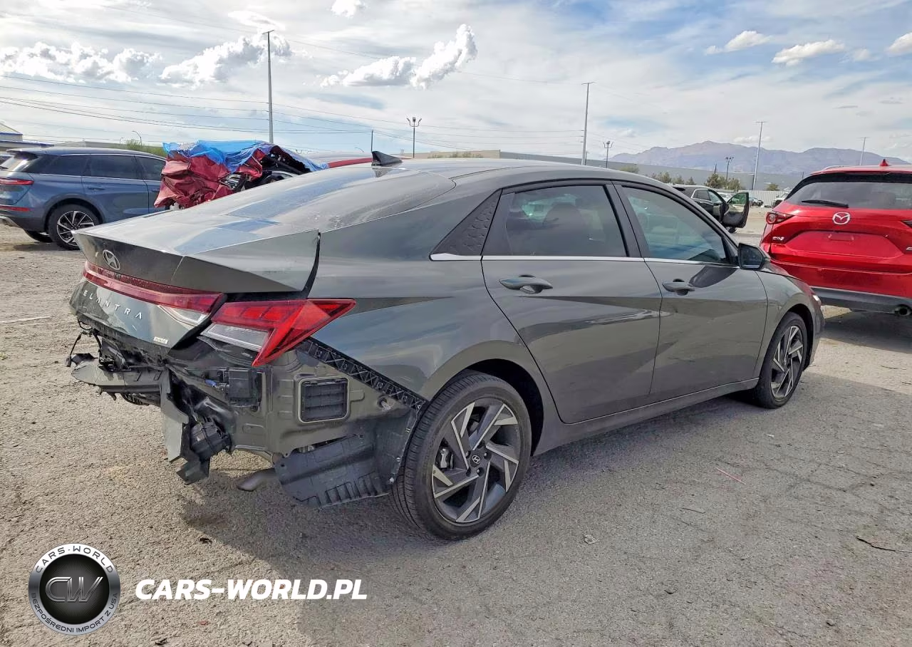 2025 Hyundai Elantra Limited VIN:KMHLN4DJ0SU141537 - 3