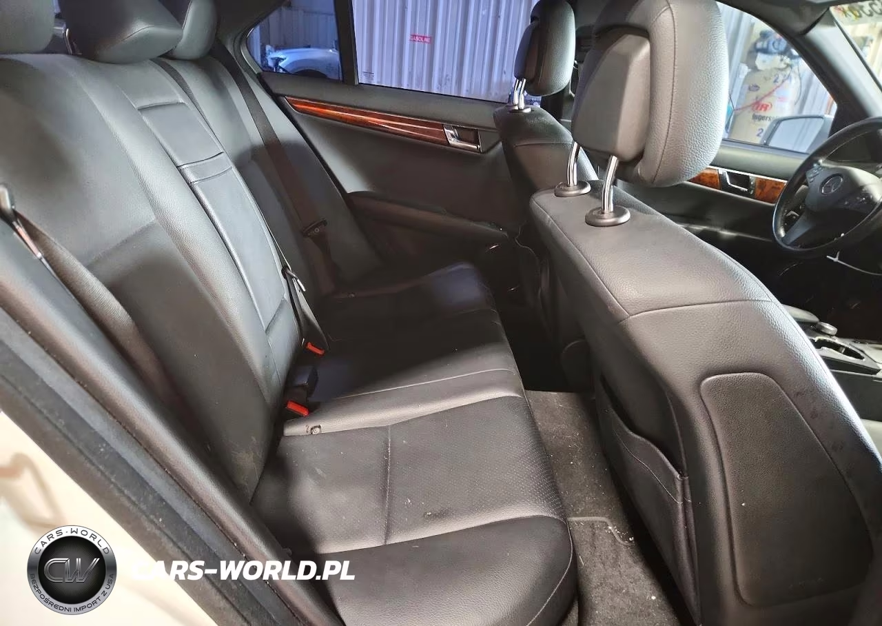 2010 Mercedes-Benz C 300 4Matic VIN:WDDGF8BB9AR116942 - 10