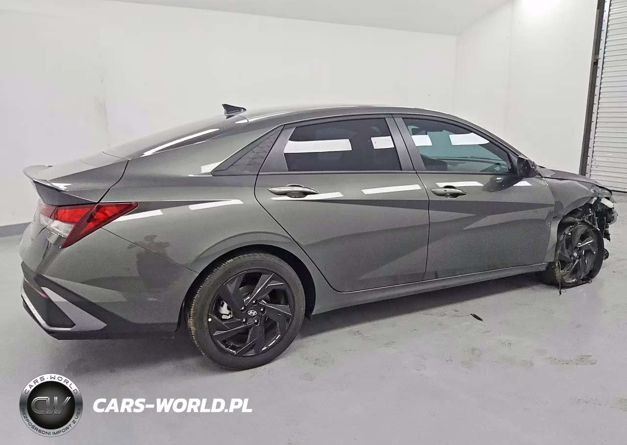 2026 Hyundai Elantra Sel Sport VIN:KMHLM4DG4TU165073 - 3