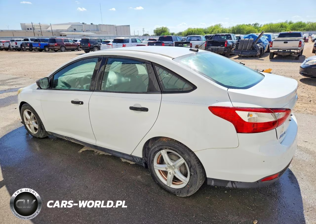2014 Ford Focus S VIN:1FADP3E25EL410264 - 2