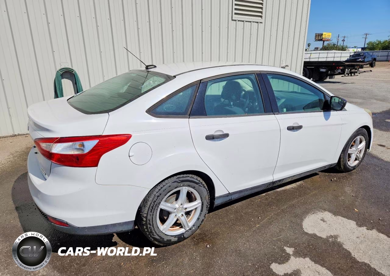 2014 Ford Focus S VIN:1FADP3E25EL410264 - 3