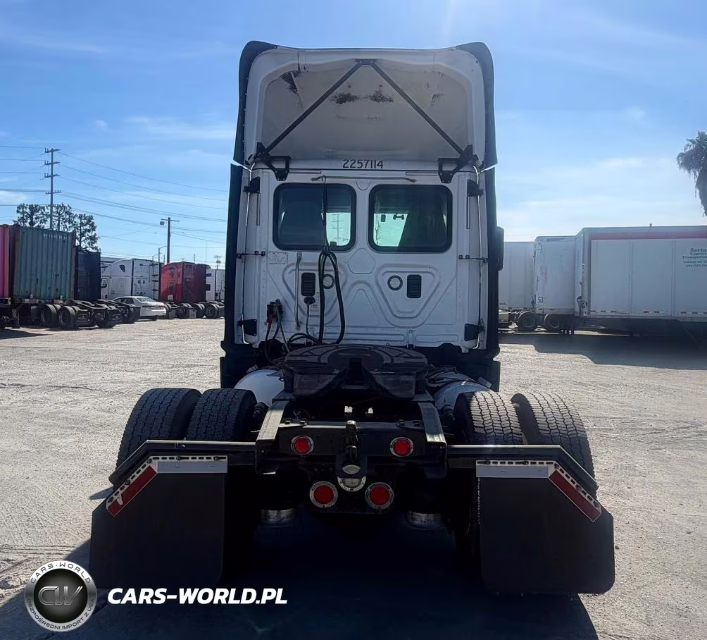 2017 Freightliner Cascadia 125 2017 Freightliner Cascadia 125 4X2 S-A Day Cab Truck Tractor VIN:1FUBGDDR7HLHL9599 - 6