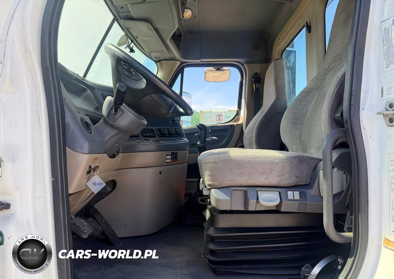 2017 Freightliner Cascadia 125 2017 Freightliner Cascadia 125 4X2 S-A Day Cab Truck Tractor VIN:1FUBGDDR7HLHL9599 - 9