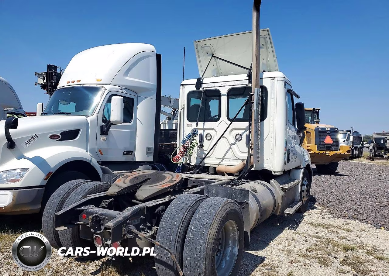 2021 Freightliner Cascadia 126 Semi Truck VIN:3AKBHKFG5MDMG9667 - 3