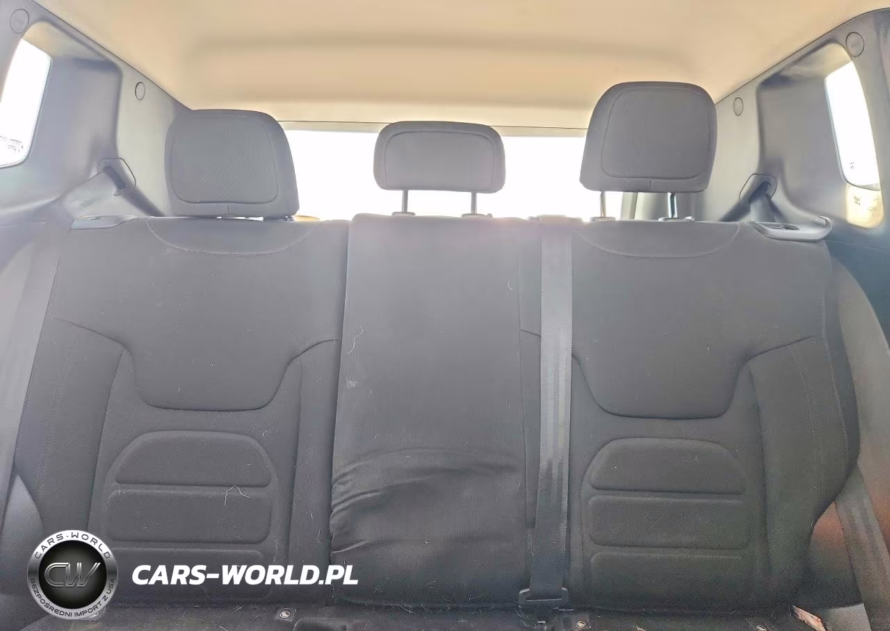 2020 Jeep Renegade Latitude VIN:ZACNJABB0LPL10202 - 10