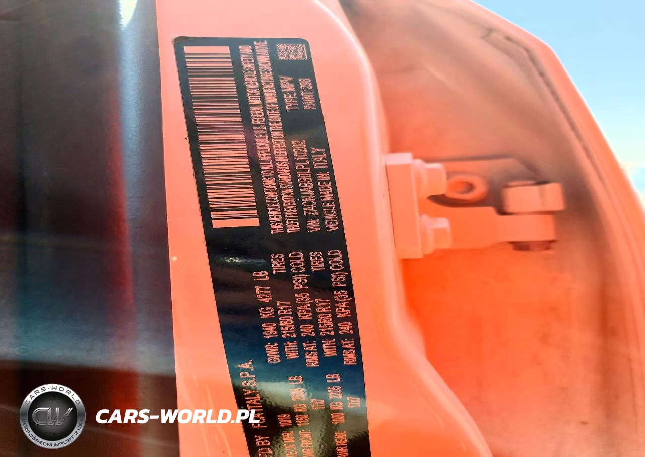2020 Jeep Renegade Latitude VIN:ZACNJABB0LPL10202 - 13