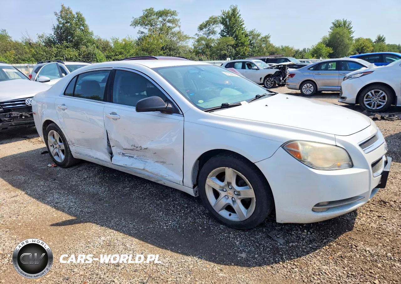 2010 Chevrolet Malibu Ls VIN:1G1ZB5EBXAF226613 - 4