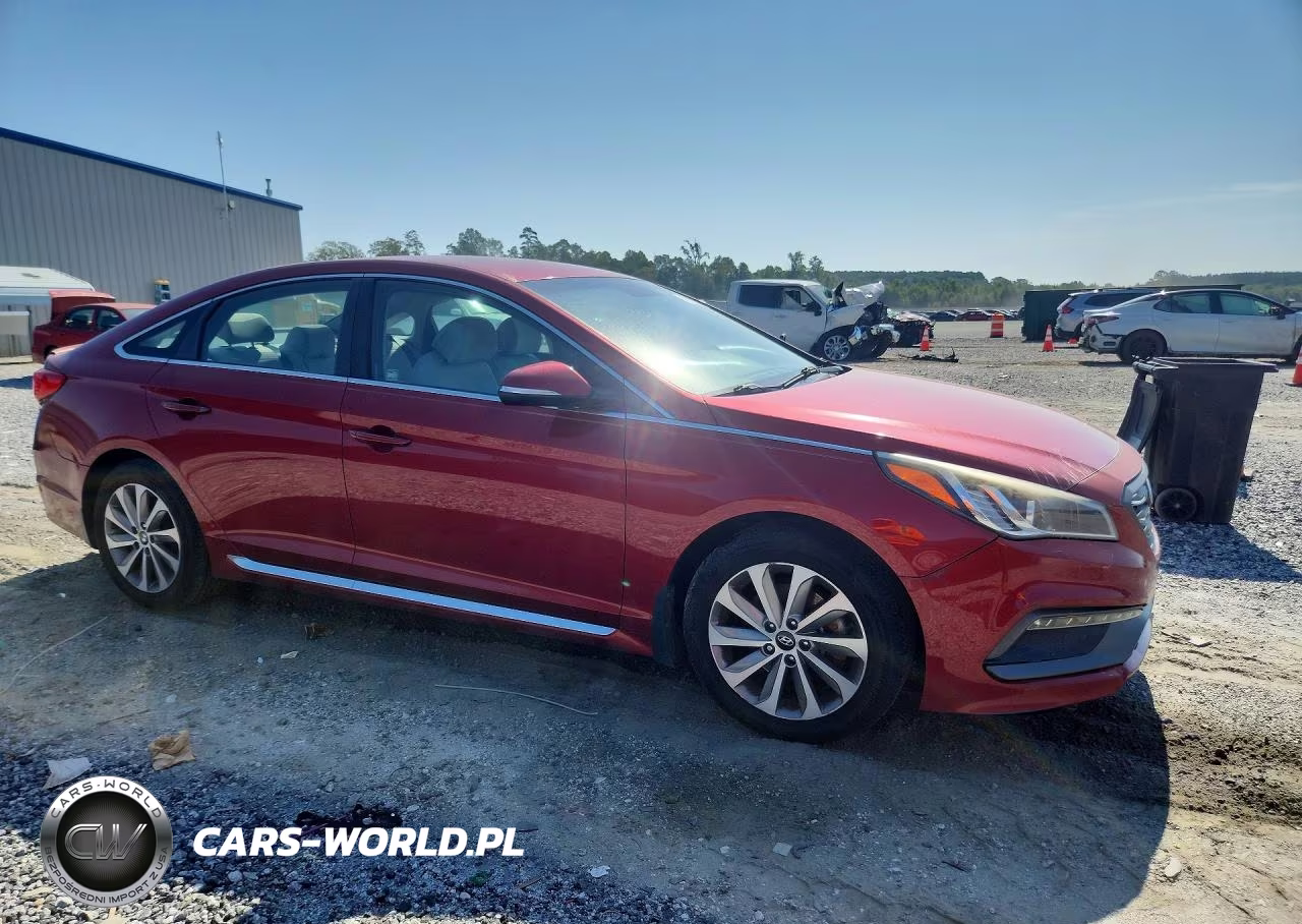 2015 Hyundai Sonata Sport VIN:5NPE34AF8FH163370 - 4