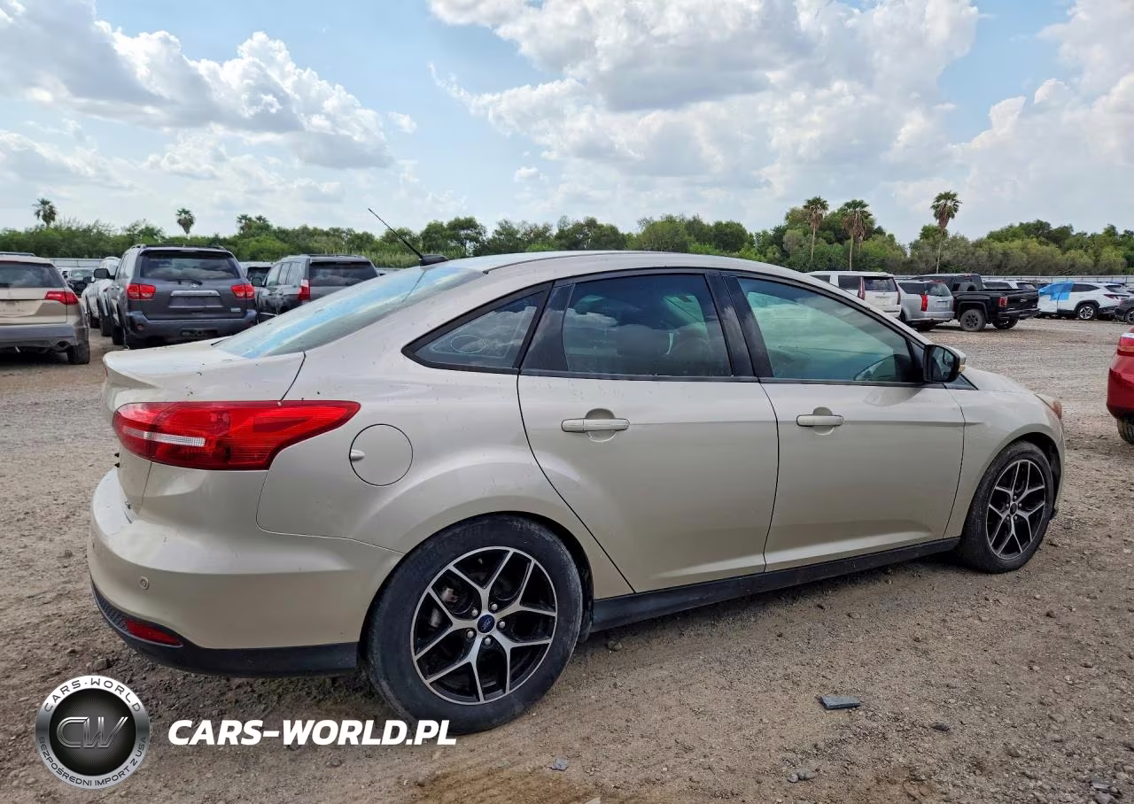 2018 Ford Focus Sel VIN:1FADP3H28JL229505 - 3