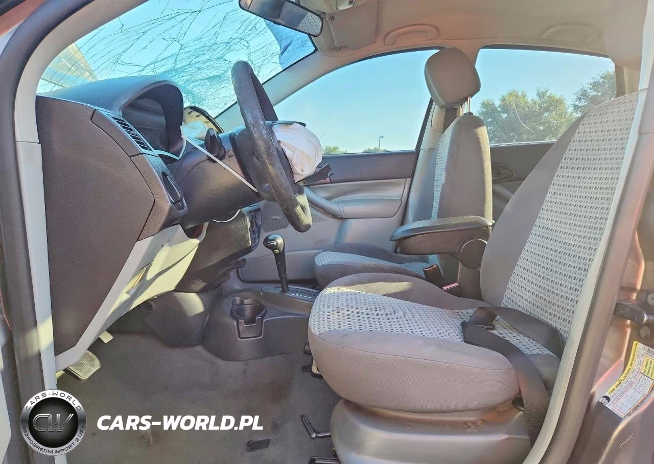 2007 Ford Focus Zx4 VIN:1FAFP34N07W262675 - 7
