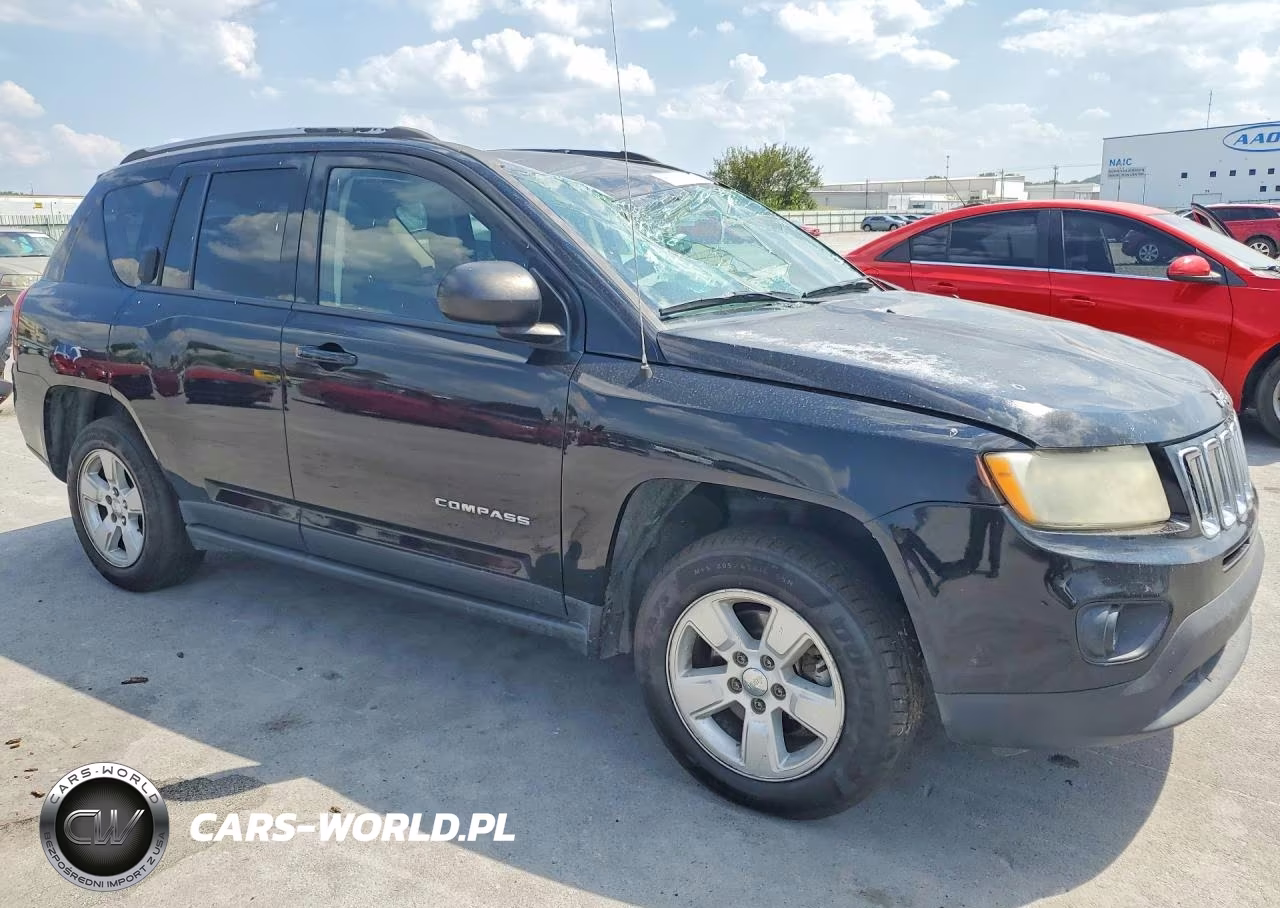 2016 Jeep Compass Sport VIN:1C4NJCBB5GD705916 - 4