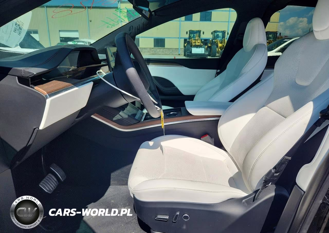 2023 Tesla Model X VIN:7SAXCBE52PF376428 - 7