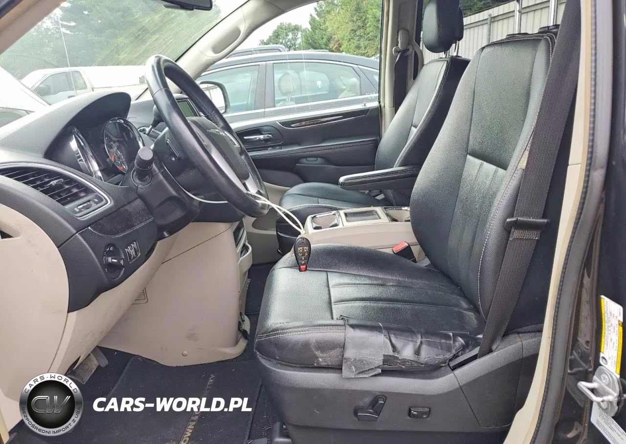 2015 Chrysler Town & Country Touring VIN:2C4RC1BG9FR662141 - 7