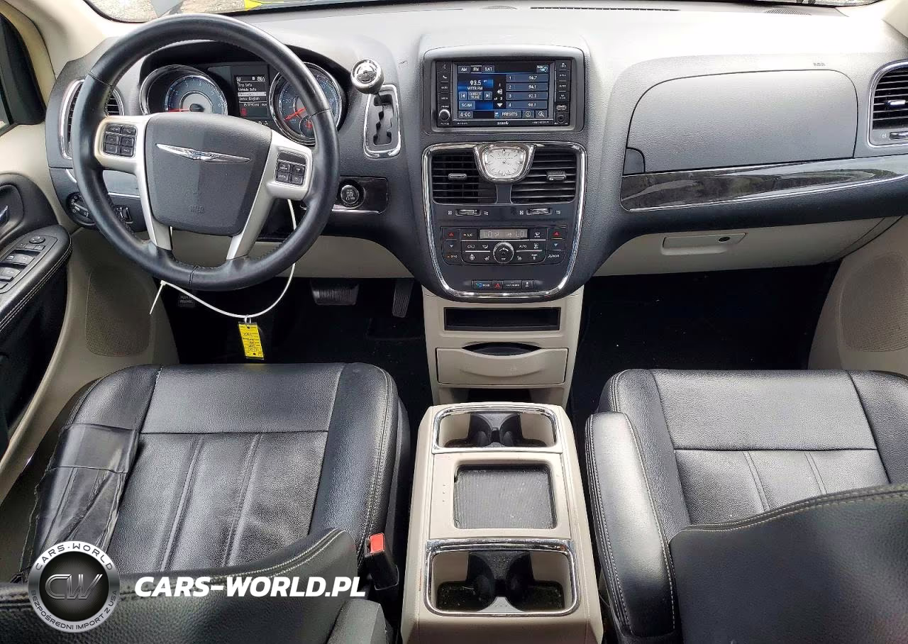 2015 Chrysler Town & Country Touring VIN:2C4RC1BG9FR662141 - 8