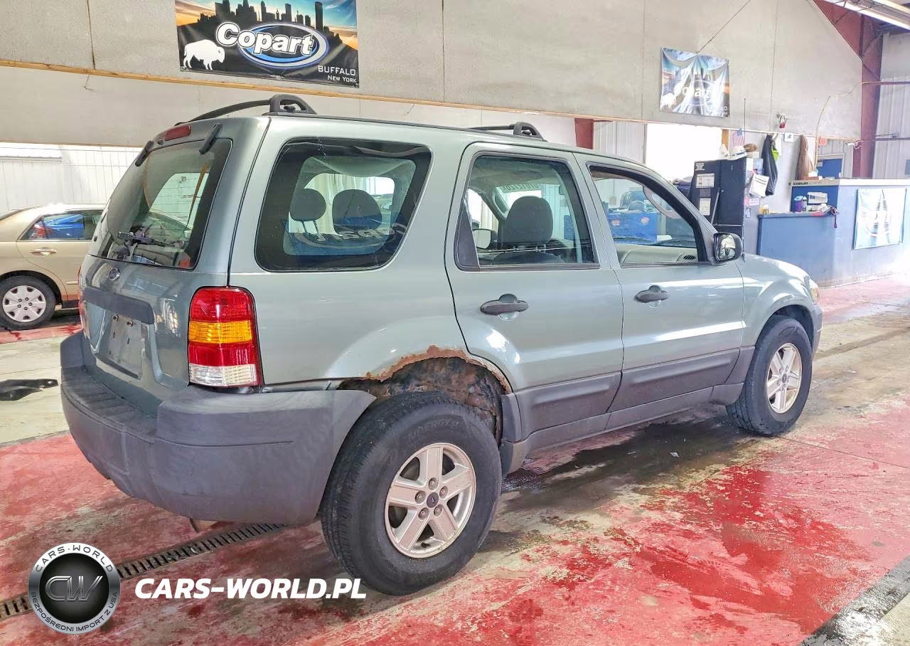 2005 Ford Escape Xls VIN:1FMYU92Z75KB52467 - 3