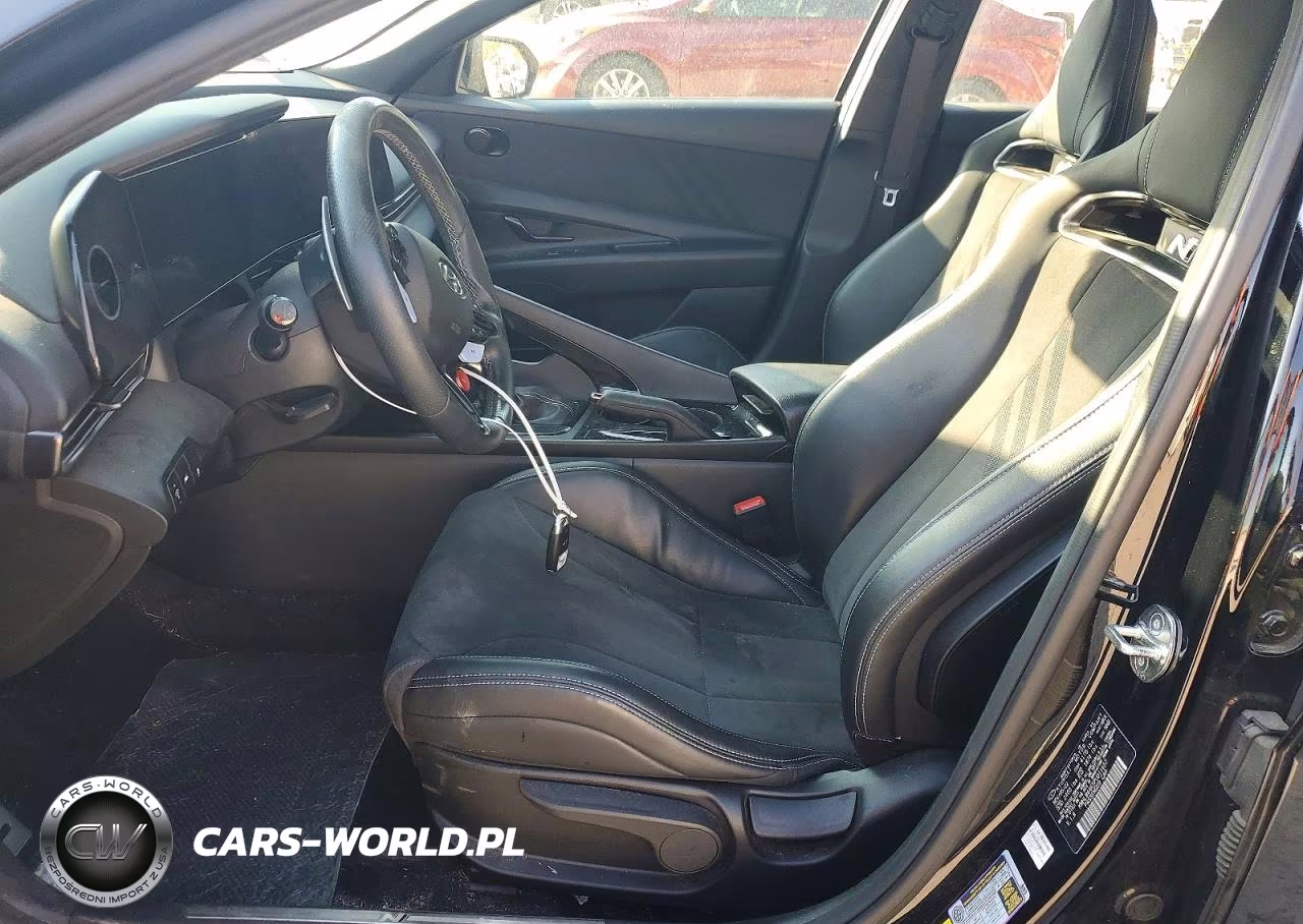 2023 Hyundai Elantra N Base VIN:KMHLW4AK5PU011657 - 7