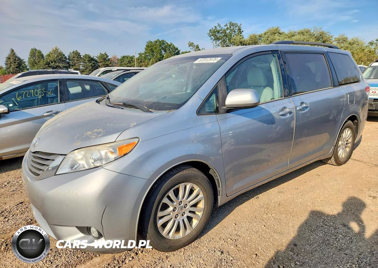 2014 Toyota Sienna Xle 8-Passenger VIN:5TDYK3DC9ES513724 - 1