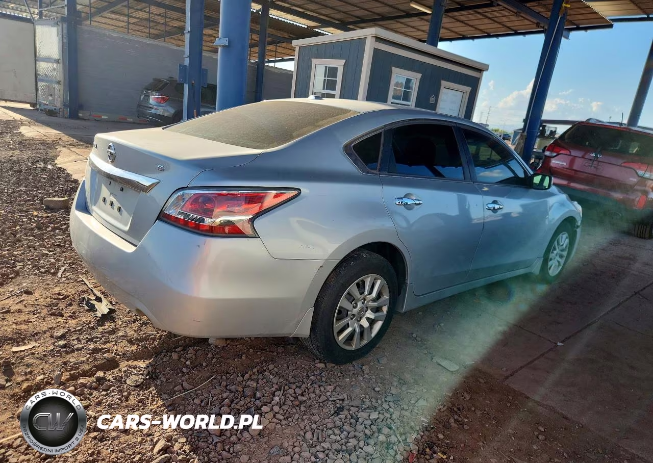 2015 Nissan Altima VIN:1N4AL3AP6FN876579 - 3