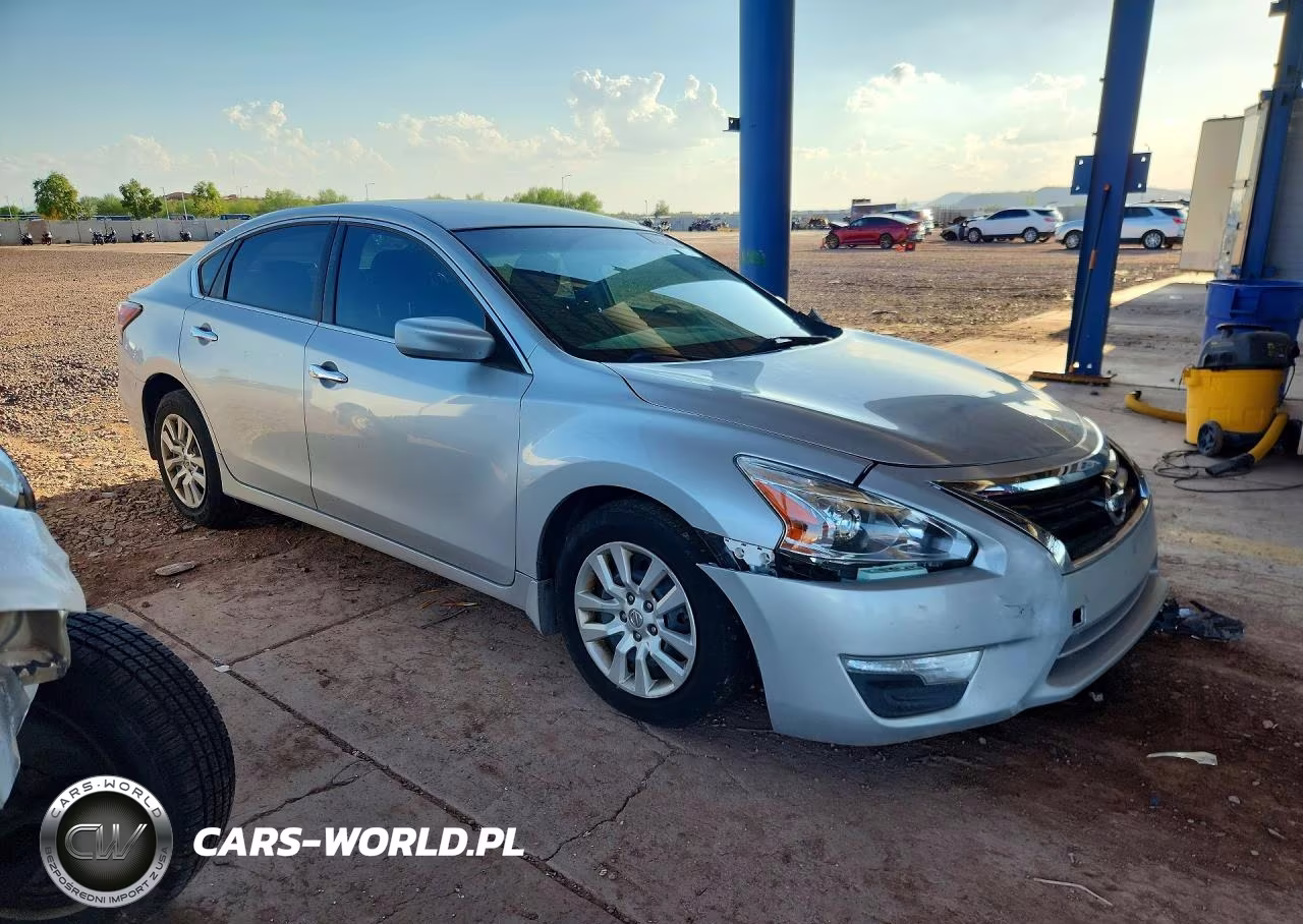 2015 Nissan Altima VIN:1N4AL3AP6FN876579 - 4
