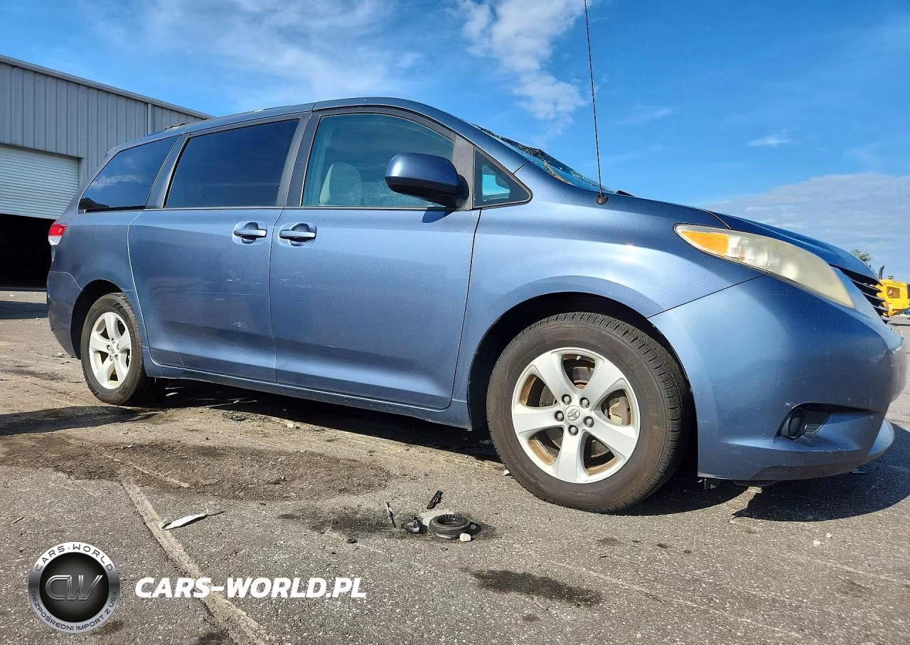 2014 Toyota Sienna Le VIN:5TDKK3DCXES420510 - 4
