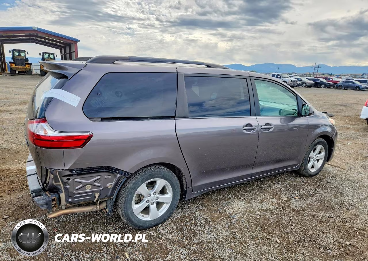2016 Toyota Sienna Le VIN:5TDKK3DC8GS740539 - 3