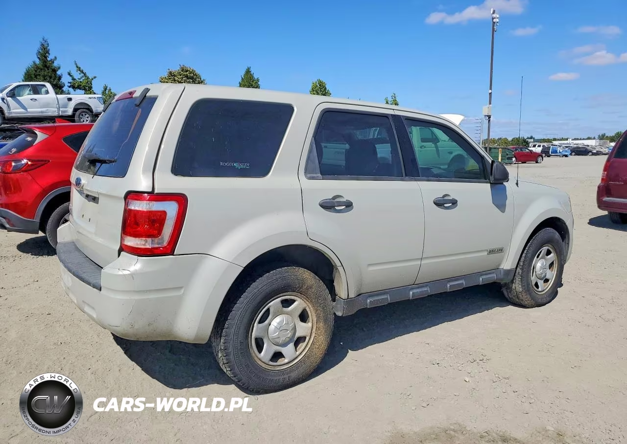 2008 Ford Escape Xls VIN:1FMCU02Z38KB00733 - 3