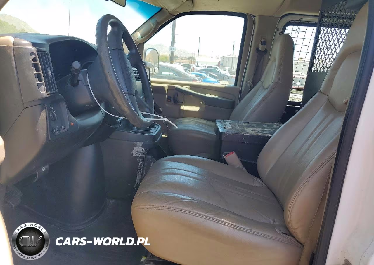 2007 Chev Express G2500 VIN:1GCGG25V271223770 - 7