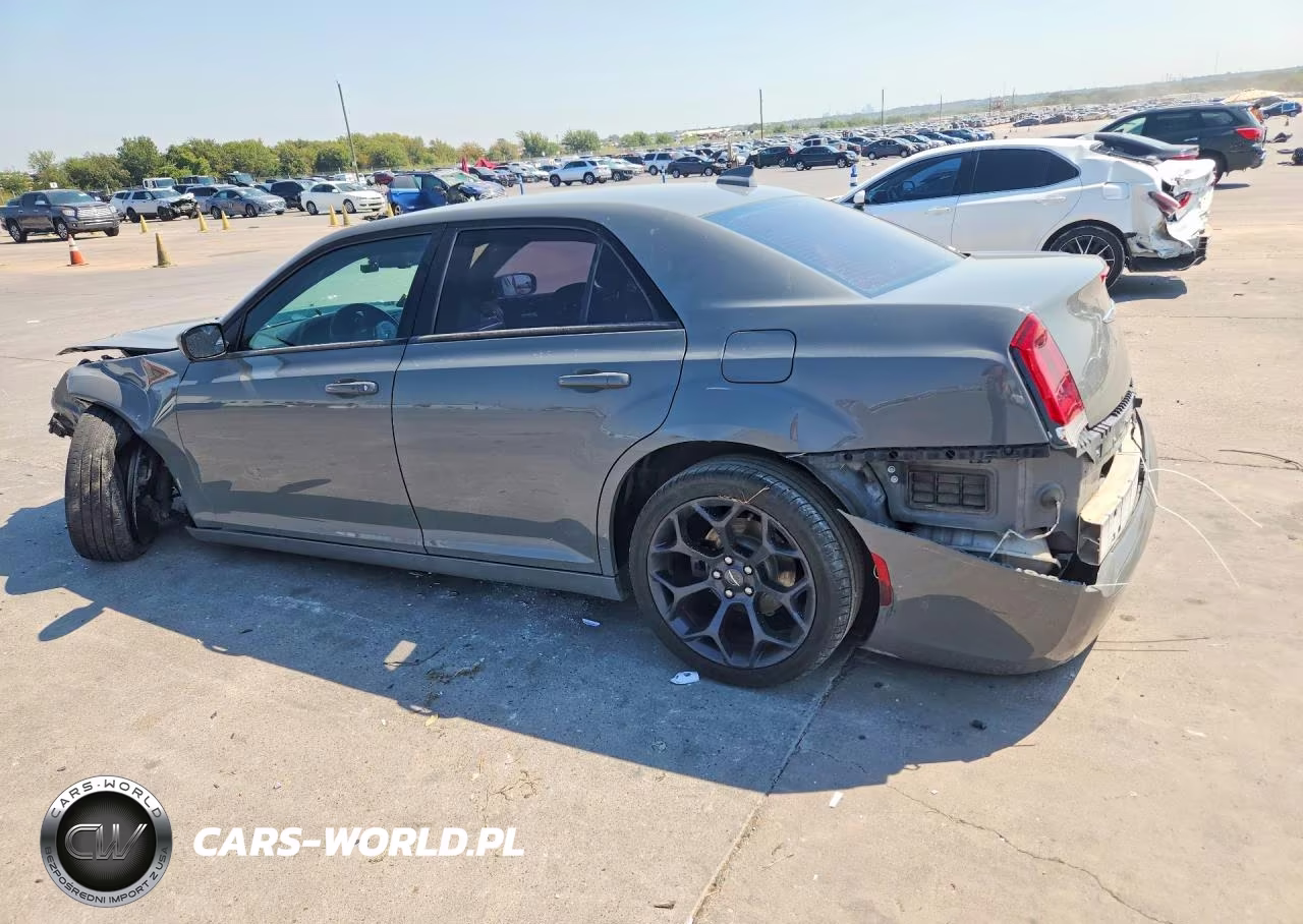 2019 Chrysler 300 S VIN:2C3CCABG2KH617939 - 2