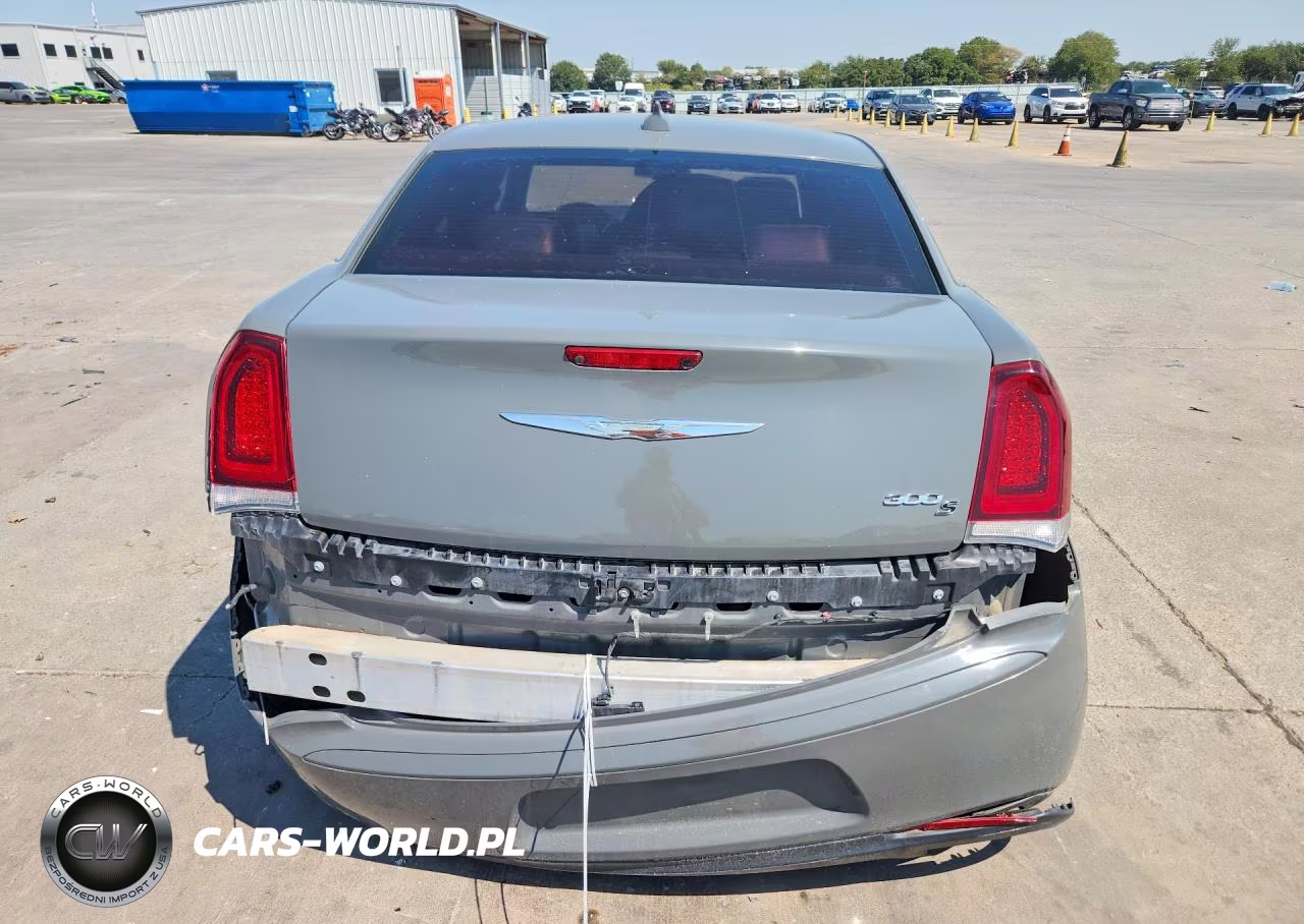 2019 Chrysler 300 S VIN:2C3CCABG2KH617939 - 6