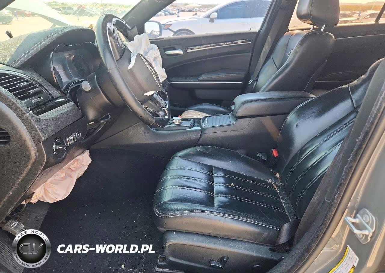 2019 Chrysler 300 S VIN:2C3CCABG2KH617939 - 7