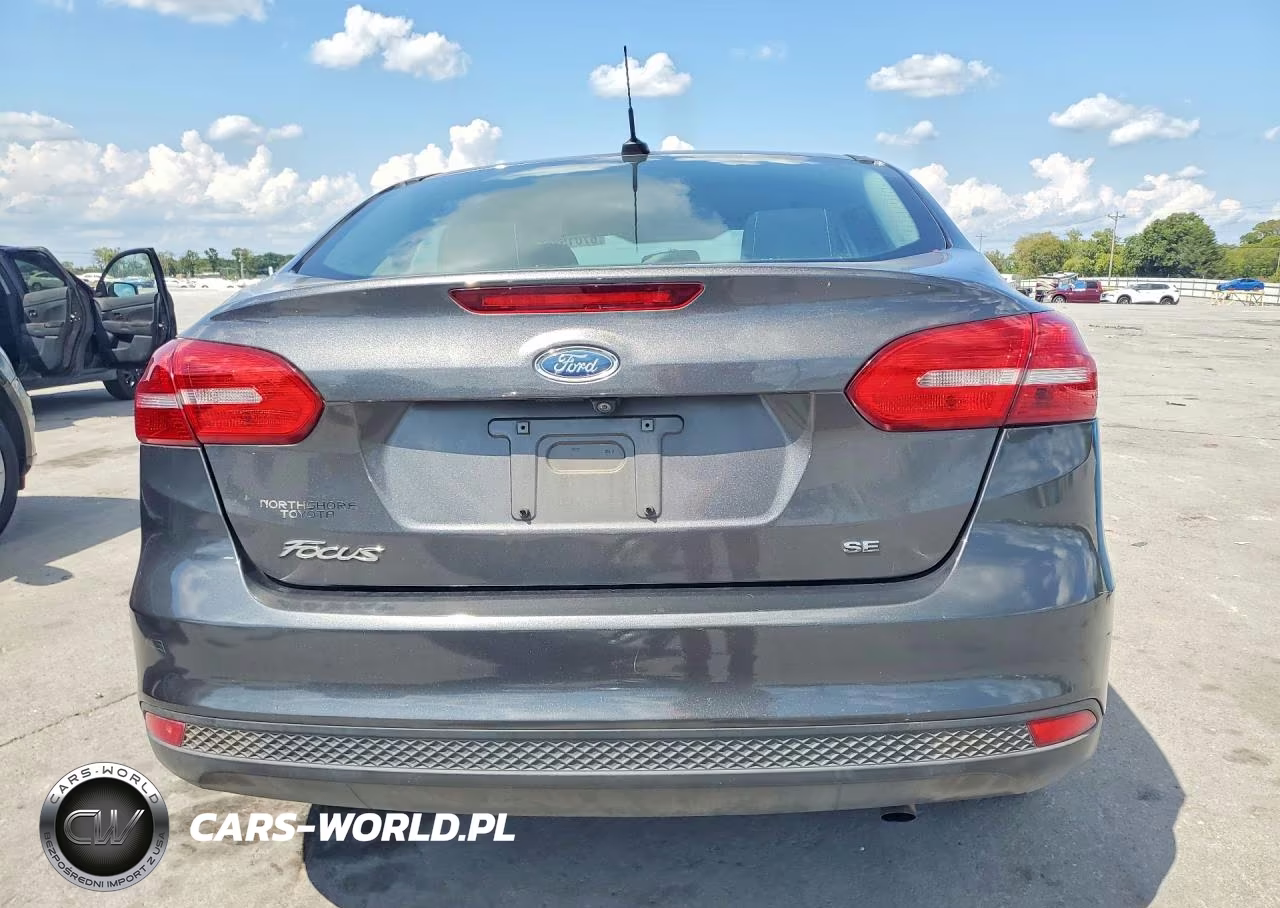 2018 Ford Focus Se VIN:1FADP3F27JL265642 - 6