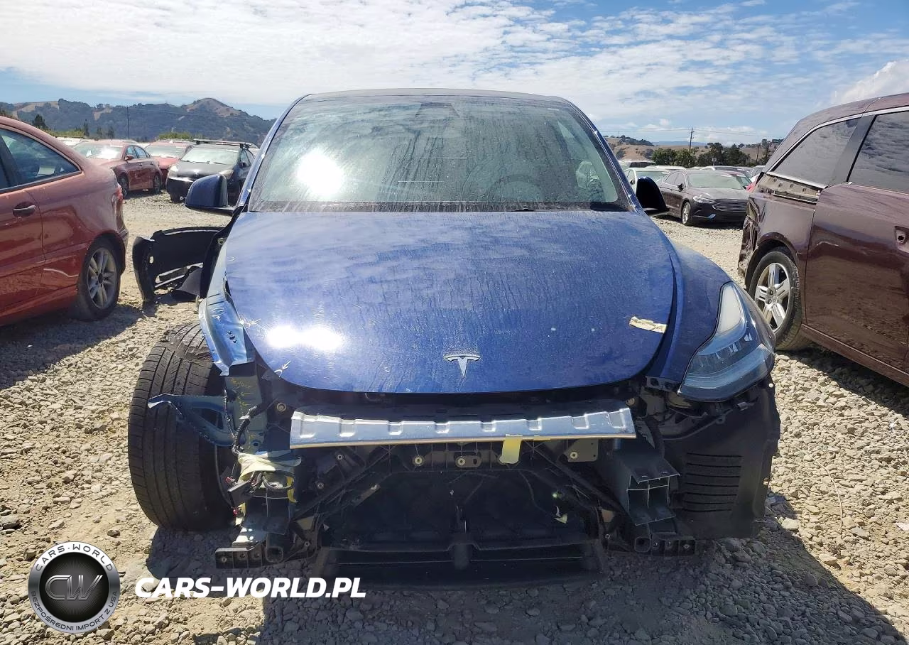2022 Tesla Model Y VIN:7SAYGAEE3NF493127 - 5