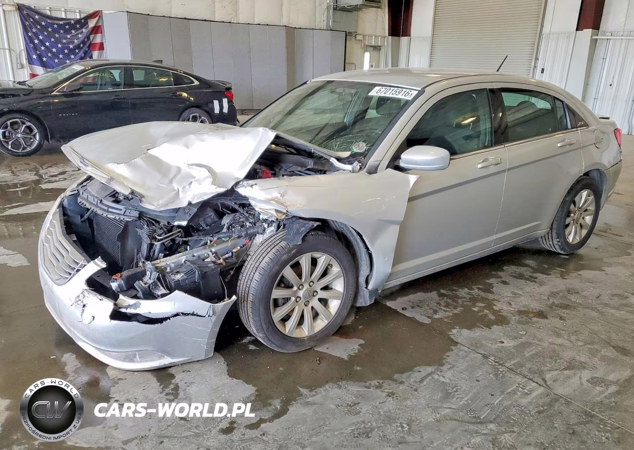 2012 Chrysler 200 Touring – zdjęcie 1 z 12