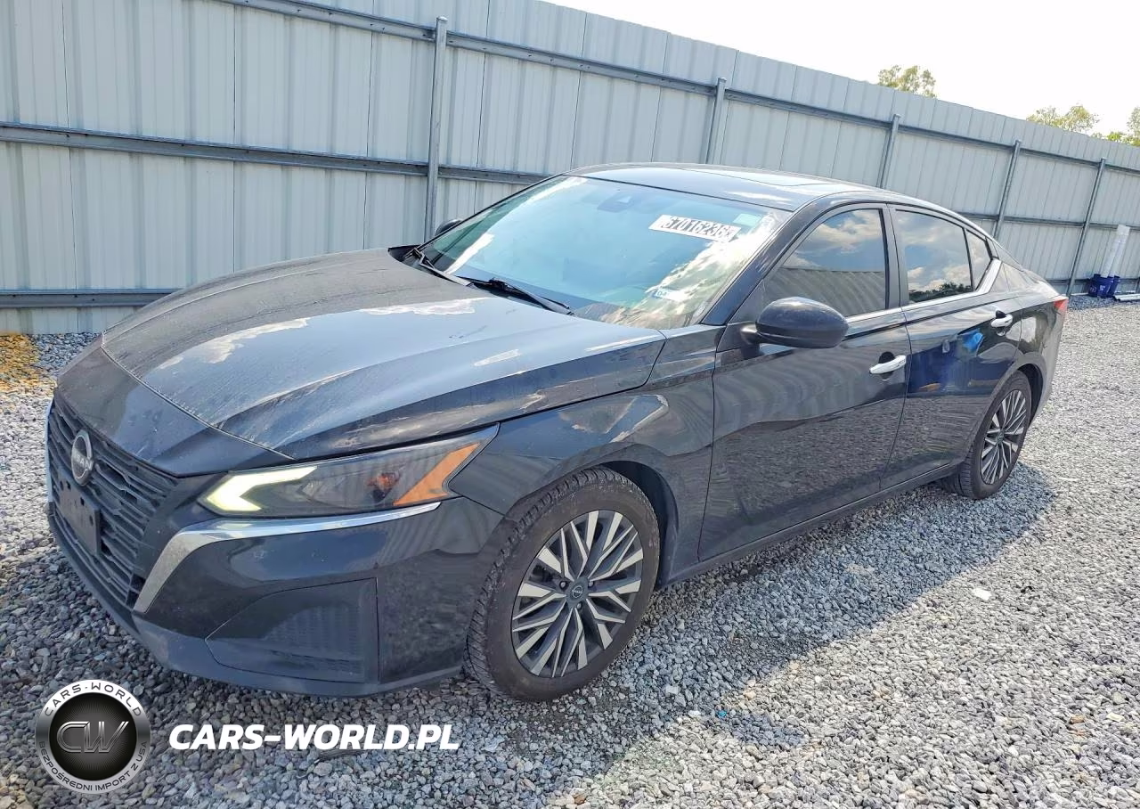 2023 Nissan Altima Sv