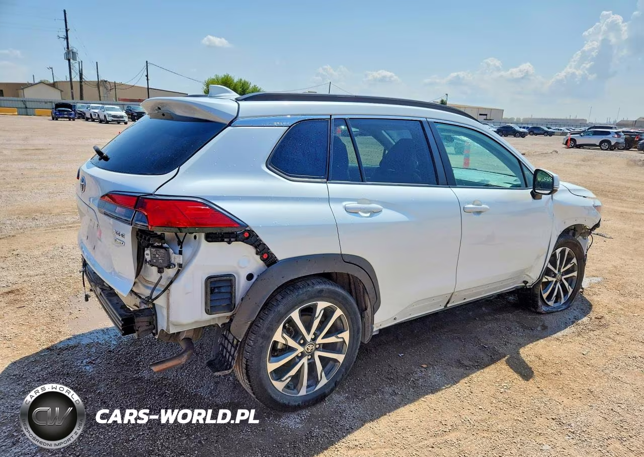 2022 Toyota Corolla Cross Xle VIN:7MUEAABG6NV034943 - 3