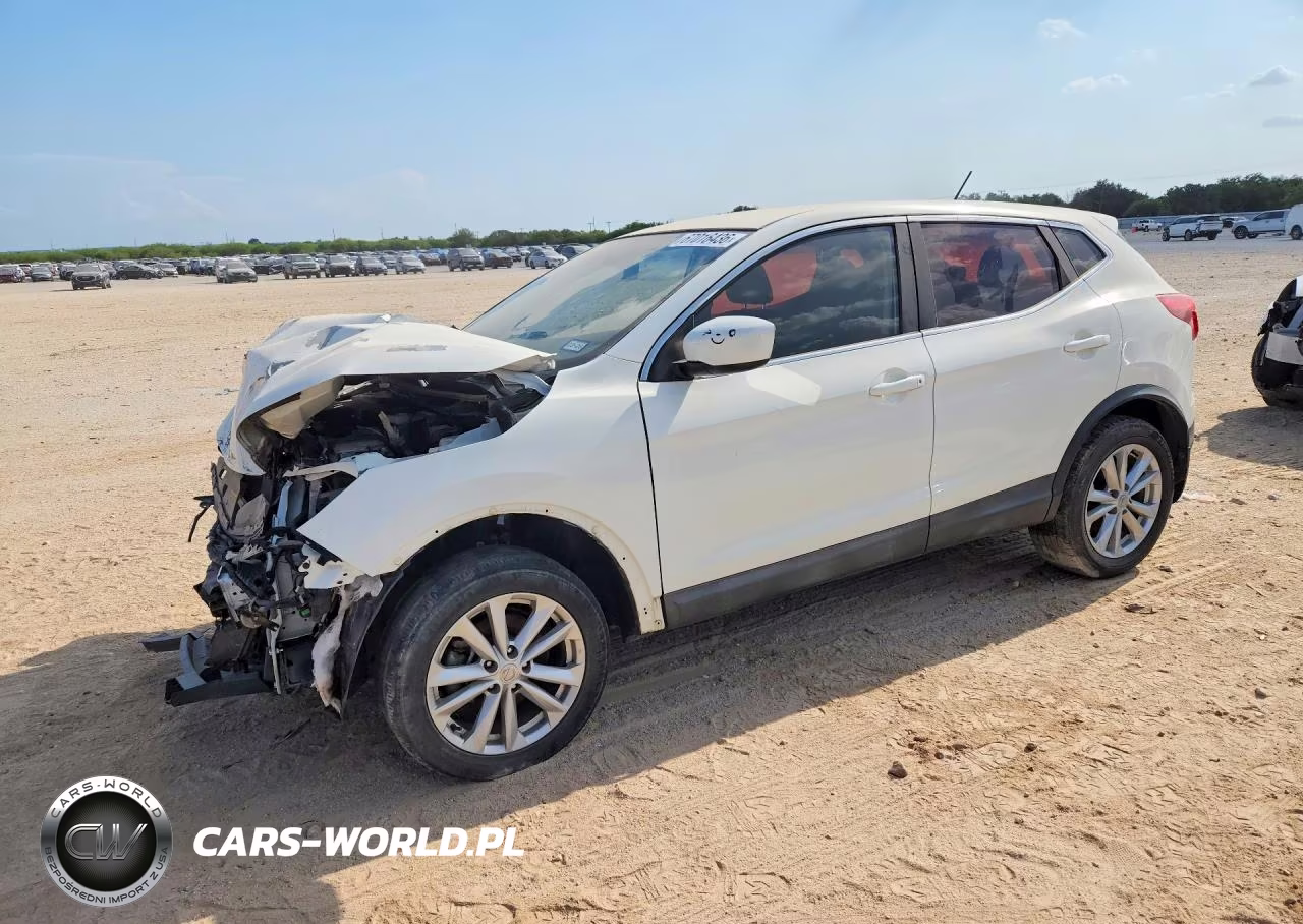 2017 Nissan Rogue Sport S – zdjęcie 1 z 12