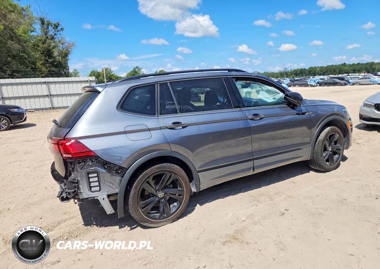 2023 Volkswagen Tiguan Se R-Line Black VIN:3VVCB7AX6PM132717 - 3