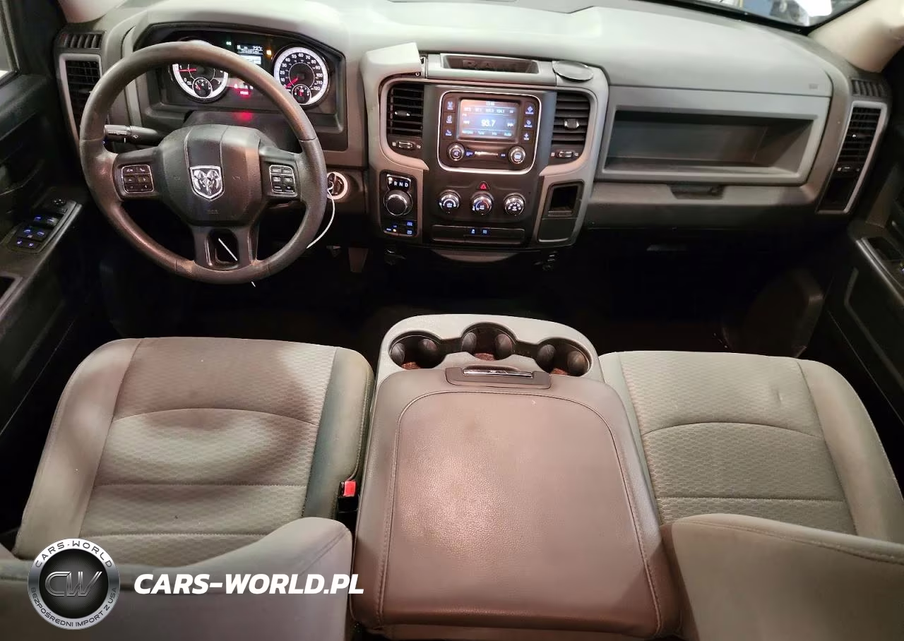 2019 Ram 1500 Classic Tradesman VIN:1C6RR7FT1KS590974 - 8