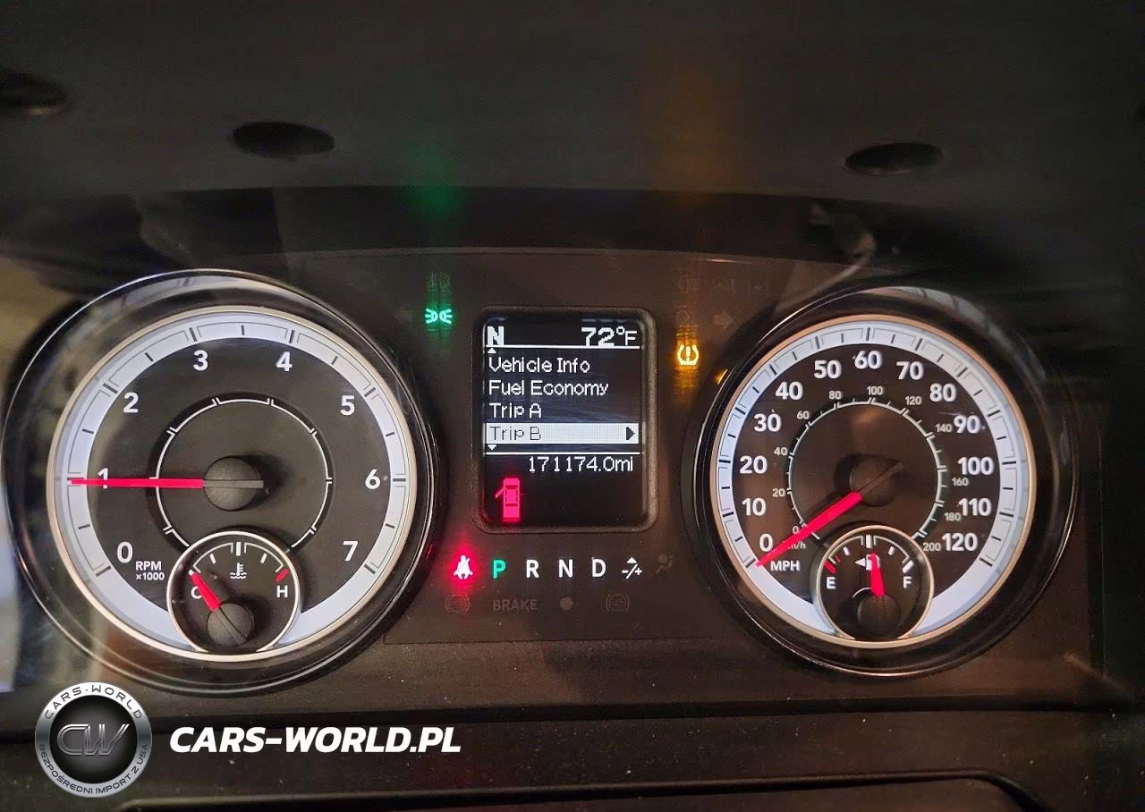 2019 Ram 1500 Classic Tradesman VIN:1C6RR7FT1KS590974 - 9