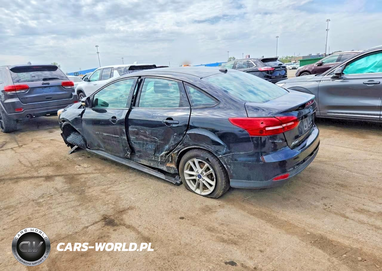 2017 Ford Focus Se VIN:1FADP3F27HL243294 - 2