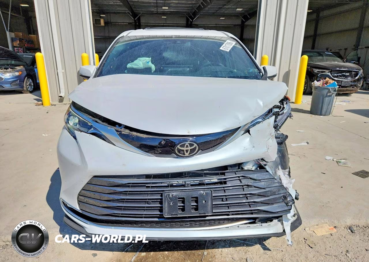 2026 Toyota Sienna Platinum 7-Passenger VIN:5TDESKFC5TS250588 - 5
