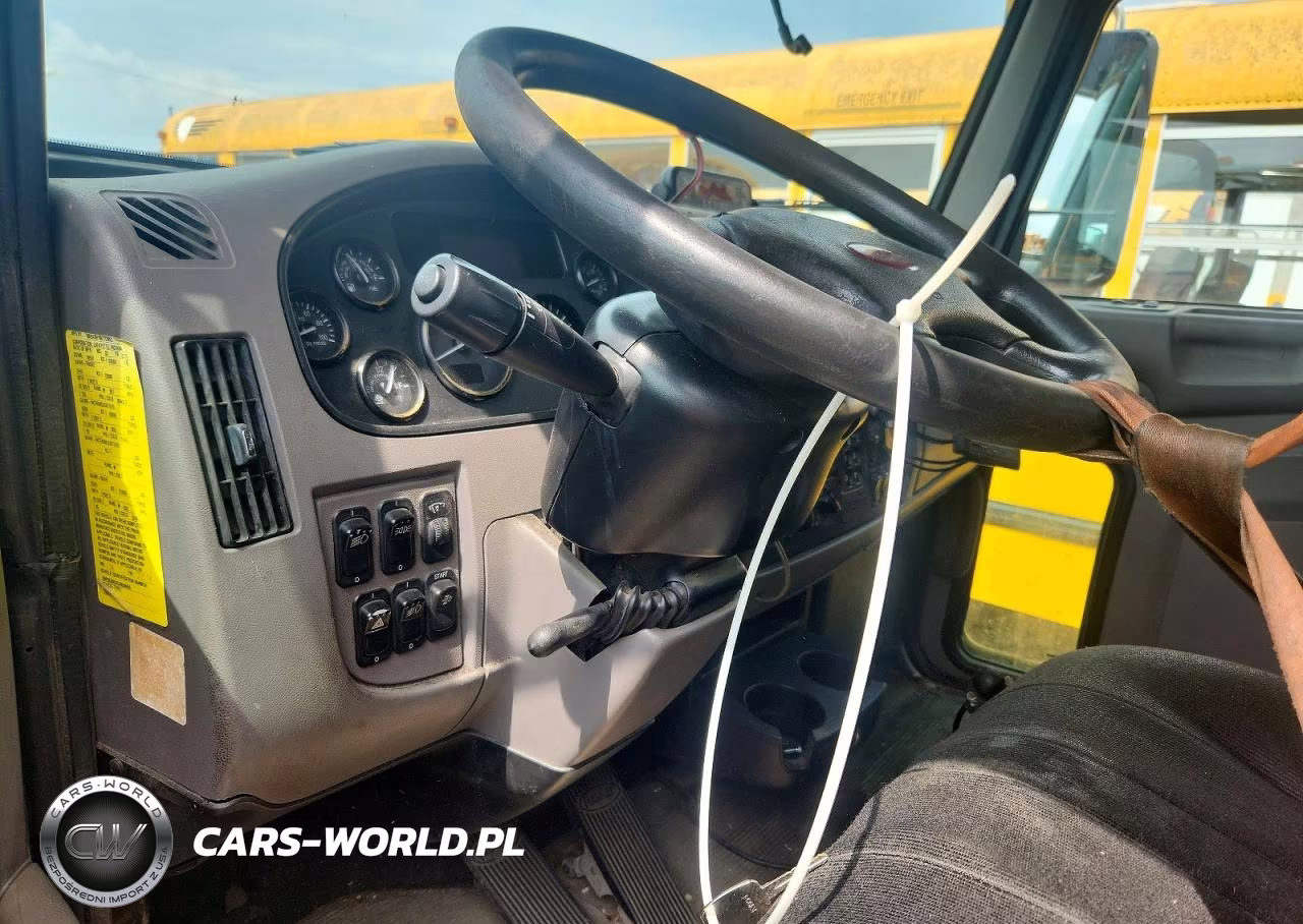 2020 Peterbilt 348 Box Truck VIN:2NP3KM8X0LM668655 - 8