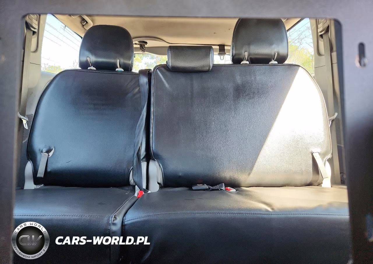 2018 Toyota Sienna L VIN:5TDZZ3DC1JS920625 - 10