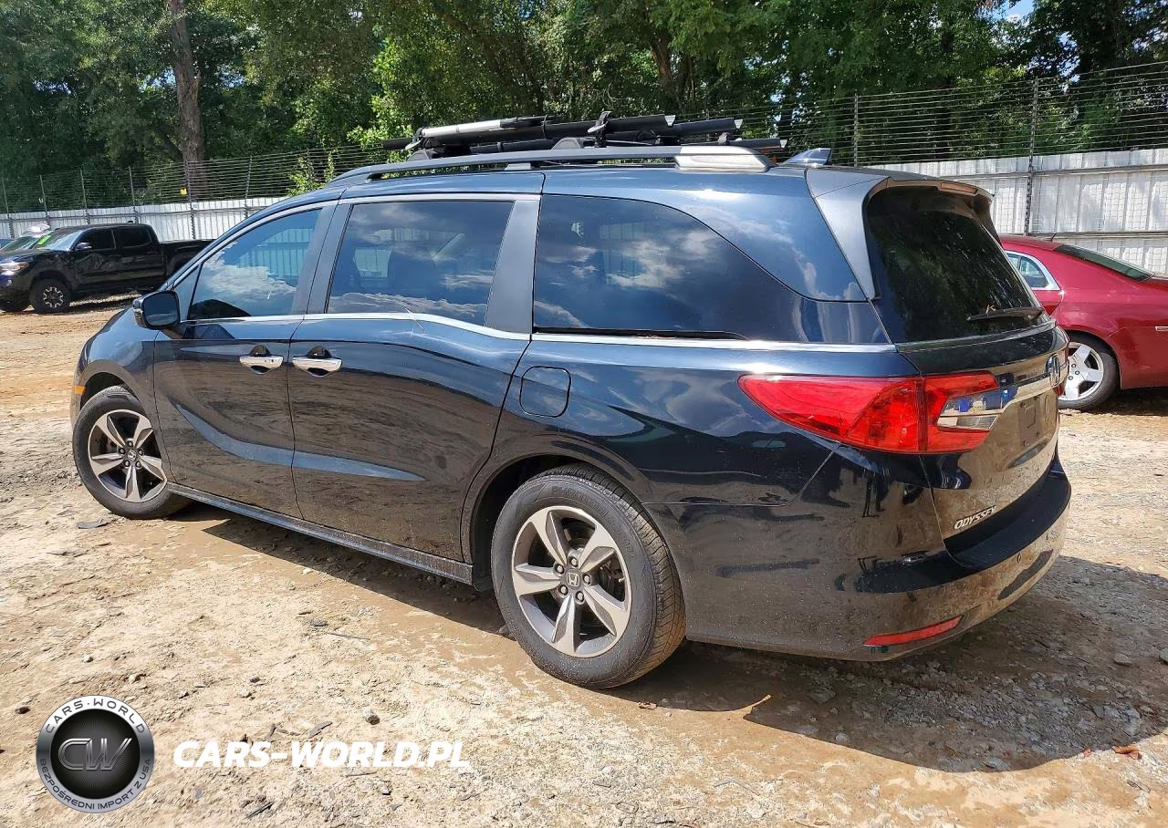 2018 Honda Odyssey Touring VIN:5FNRL6H88JB000780 - 2