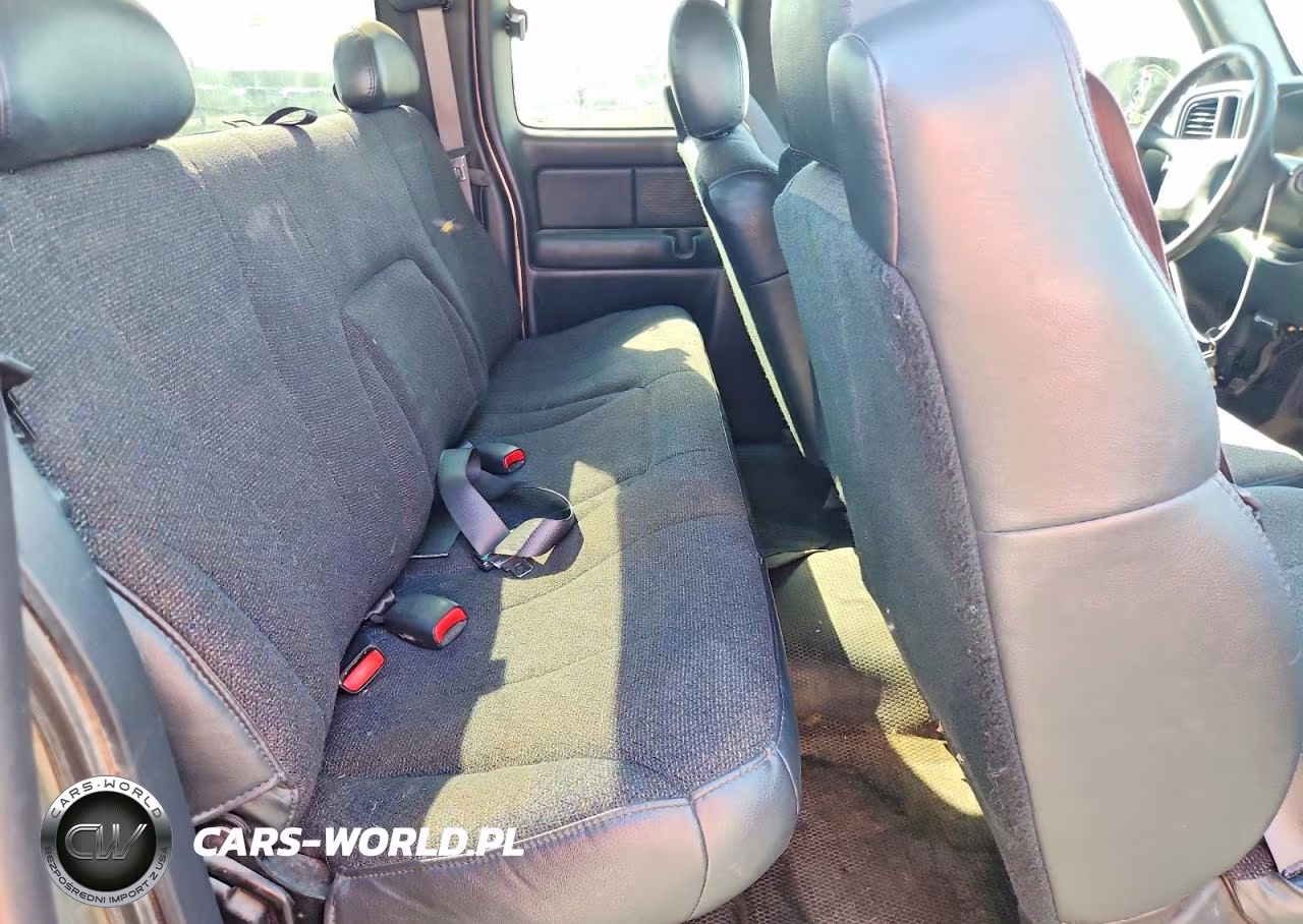 2001 Chevrolet Silverado C1500 VIN:2GCEC19W411341143 - 10