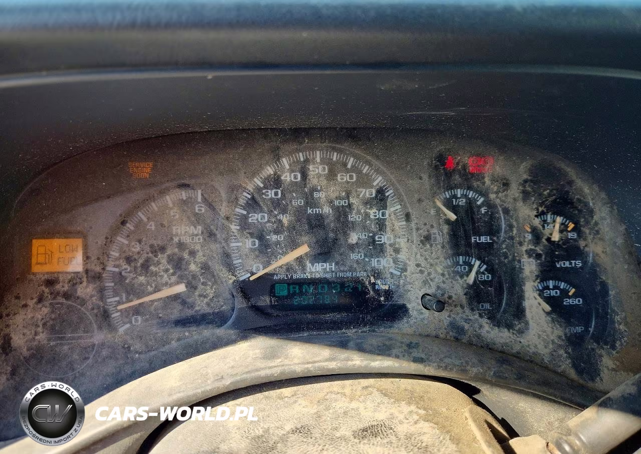2001 Chevrolet Silverado C1500 VIN:2GCEC19W411341143 - 9
