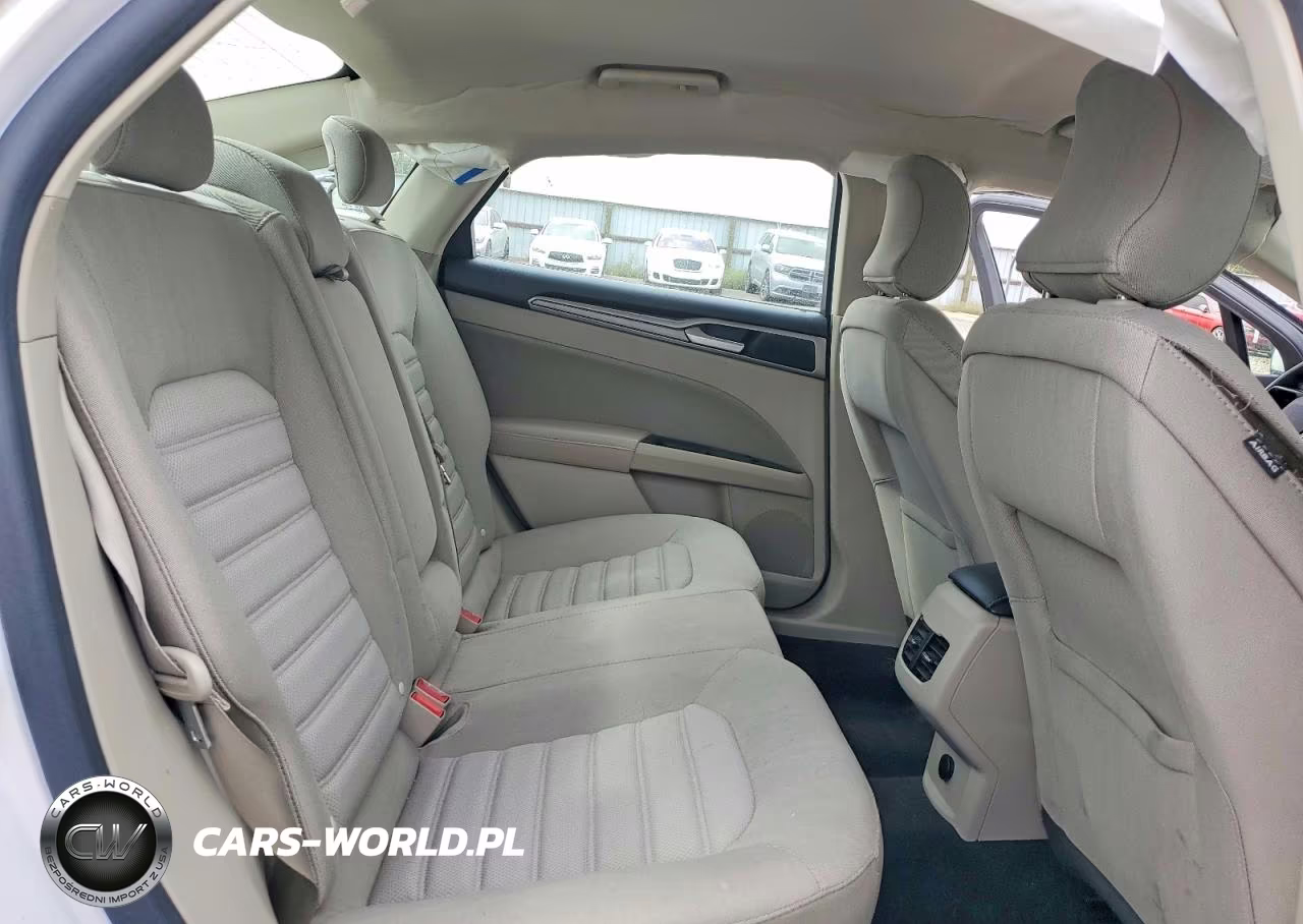 2019 Ford Fusion Se VIN:3FA6P0HDXKR177497 - 10